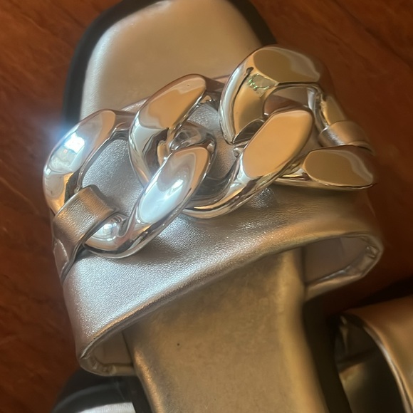 Size 8 silver slides, new, never worn, maximalist vibes! - Picture 4 of 5